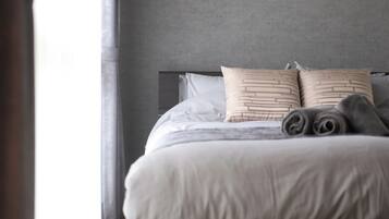 5 bedrooms, iron/ironing board, free WiFi