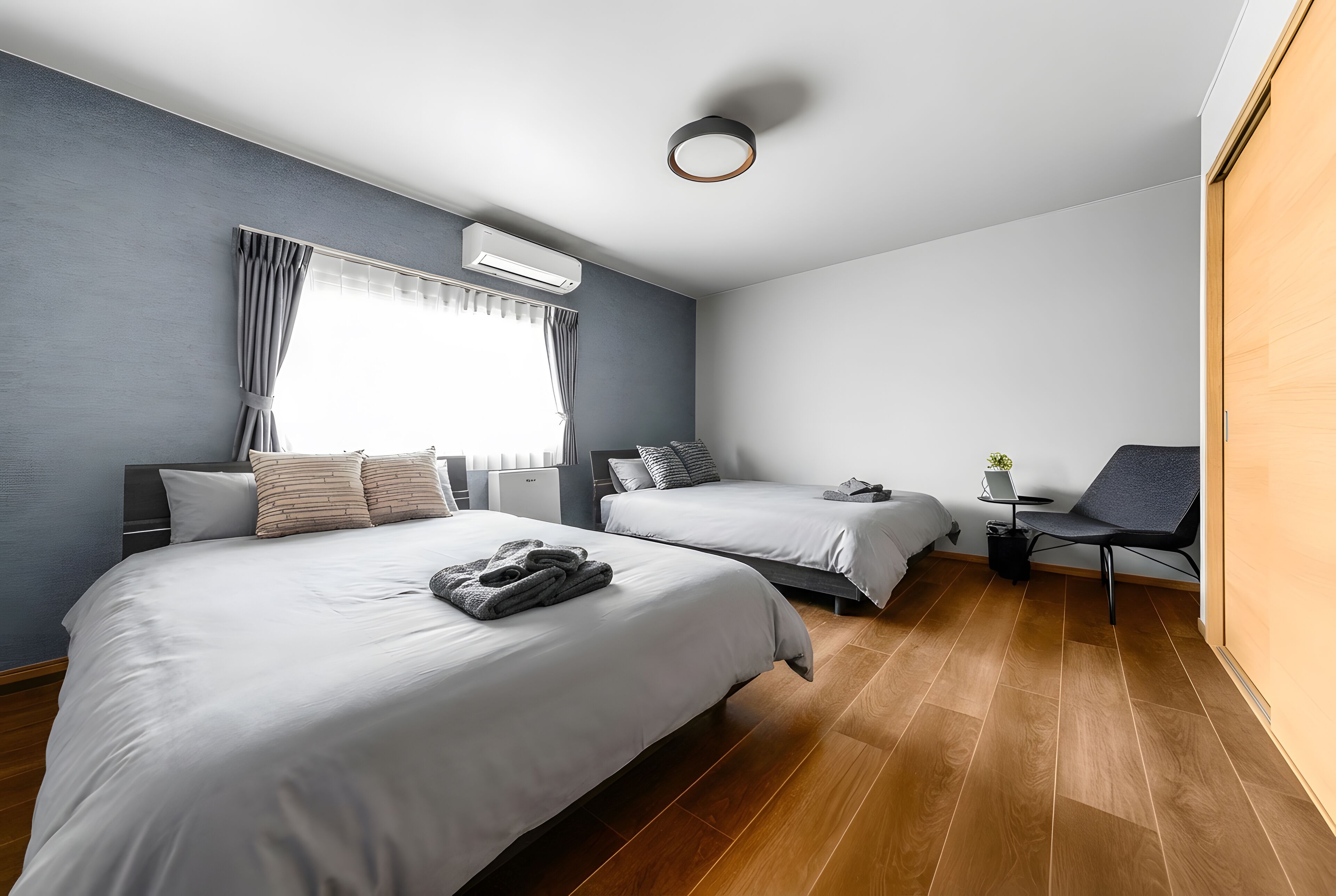 5 bedrooms, iron/ironing board, free WiFi