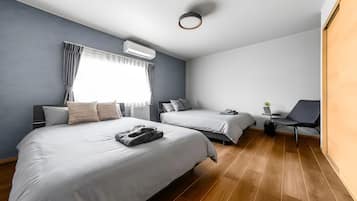 5 bedrooms, iron/ironing board, free WiFi