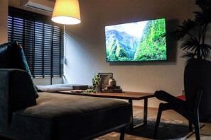 Télévision à écran plat