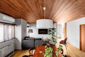 ทีวีจอแบน