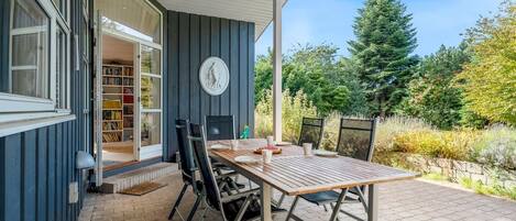 تناول الطعام بالخارج