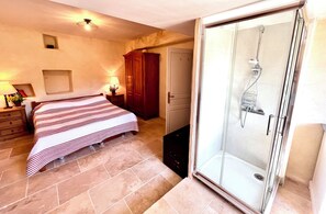 3 chambres, fer et planche Ă repasser, Wi-Fi gratuit, draps fournis
