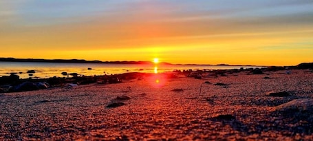 Beach nearby, waterskiing, surfing, kayaking. Våg Helgeland