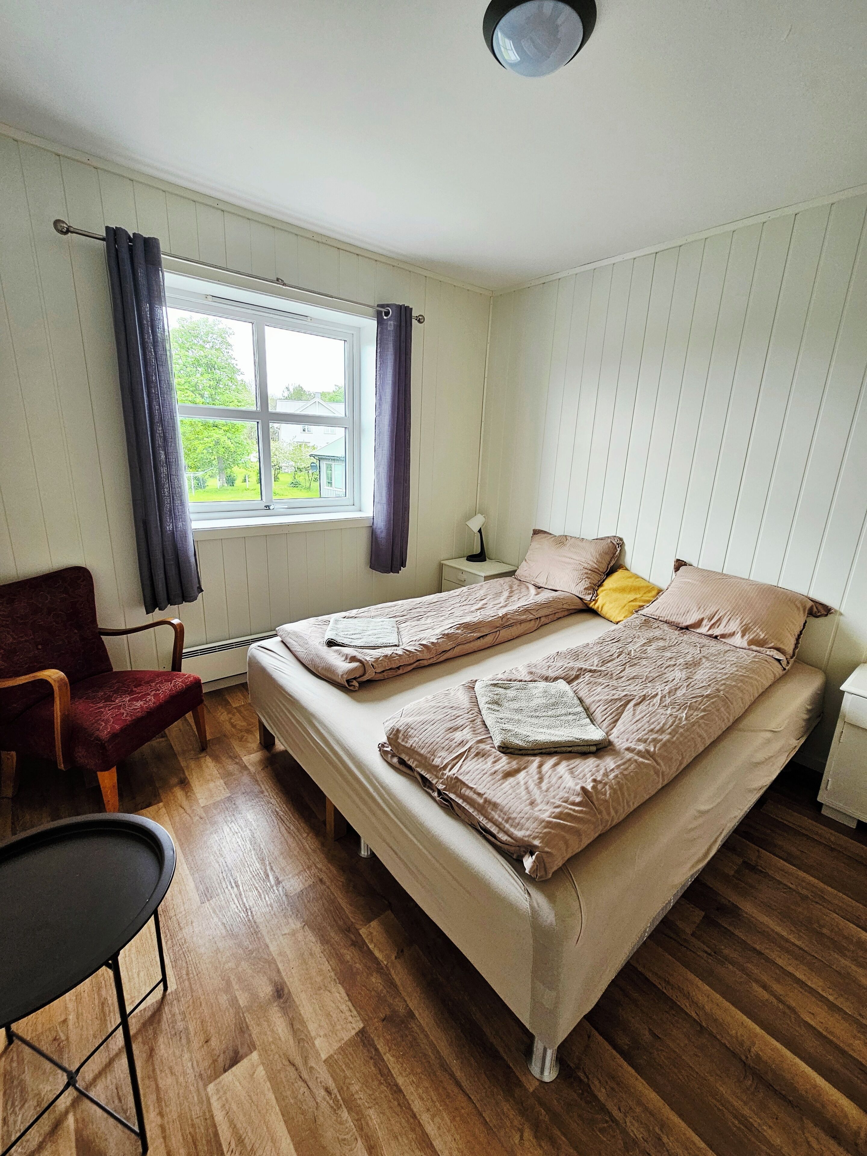 Individually decorated, individually furnished, free WiFi, bed sheets