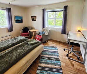 Individually decorated, individually furnished, free WiFi, bed sheets - Våg Helgeland (Alstahaug)