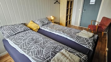 Basic-Dreibettzimmer | 2 Schlafzimmer, kostenloses WLAN, Bettwäsche