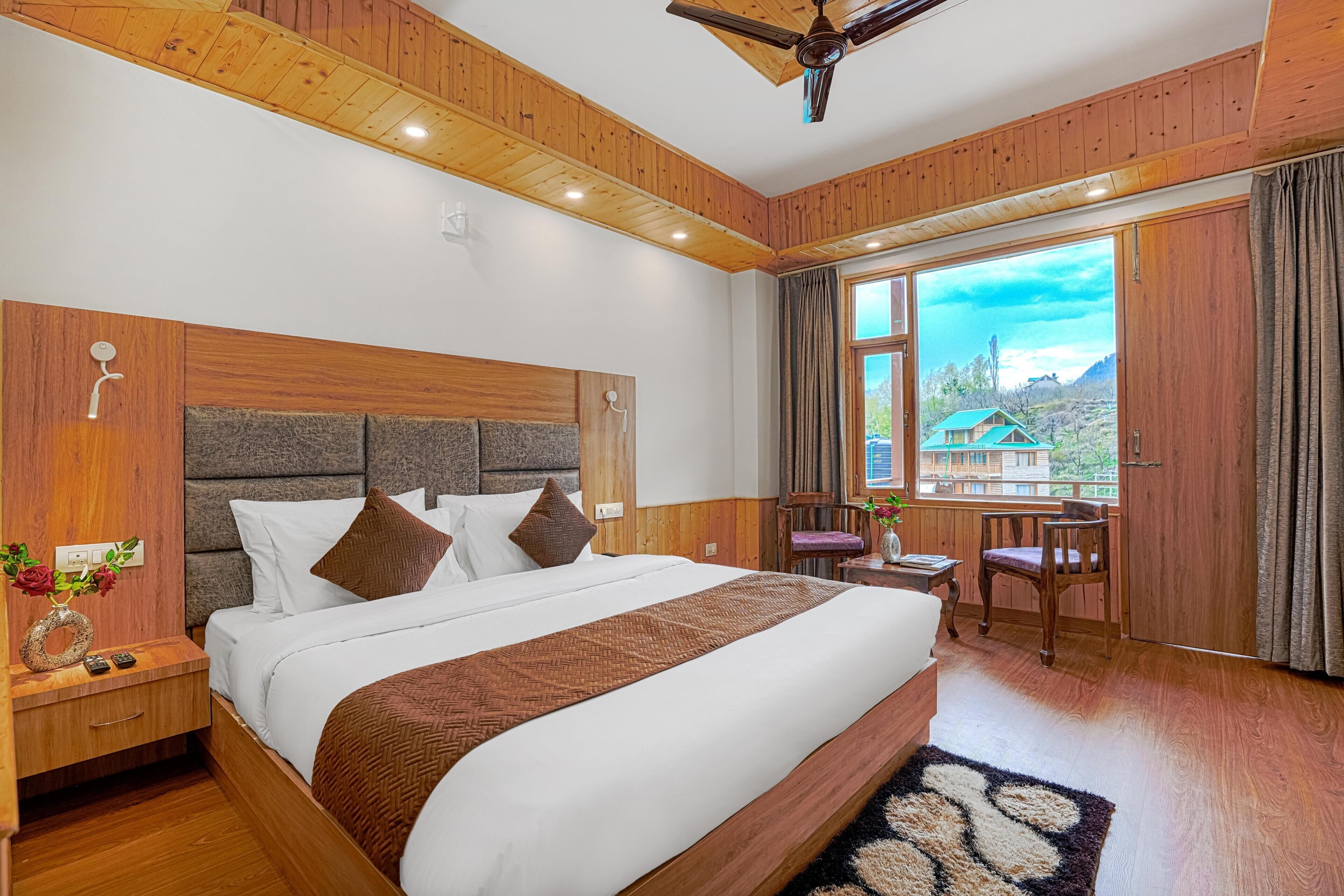 Executive Double Room | Laptop workspace, free WiFi
