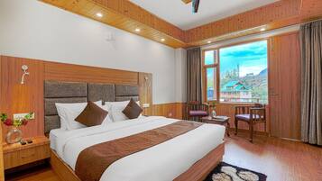 Executive Double Room | Laptop workspace, free WiFi