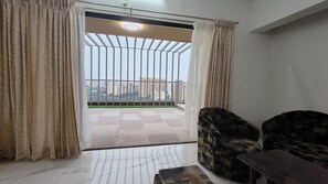 Interior - Spacious 3-bedroom apartment with AC, WiFi in charming Pune (Pune)