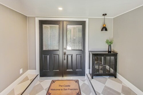 2br Castle on the Hill w/VIEWS