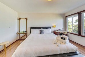 2 habitaciones, escritorio, tabla de planchar con plancha y wifi gratis