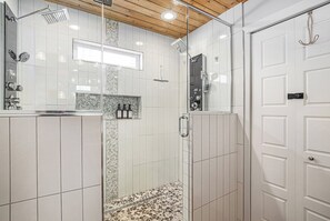 Hair dryer, towels, soap, shampoo - Backyard Wonderland: Ultimate Outdoor Fun (Denver)
