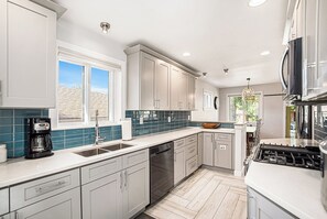 Fridge, microwave, oven, stovetop - Backyard Wonderland: Ultimate Outdoor Fun (Denver)