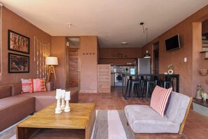 TV, fireplace, offices