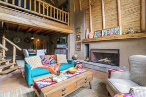 Téléviseur, foyer, bureau