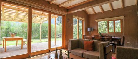 电视、壁炉、办公室