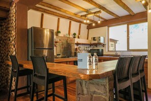 Microwave, oven, stovetop, dishwasher - w* | Divine 3BR House in Valle Sagrado (Calca)