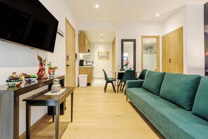 TV, offices - w* | In demand Loft w/ CozyTerrace in Roma Norte (Ciudad de México)