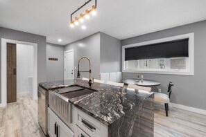 Interior - New Luxury Condo 5 Min. Walk to Beach, Boardwalk (Hampton)