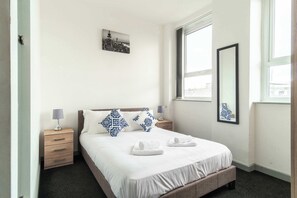 1 غرفة نوم ومكتب ومكواة/لوح كي وواي فاي