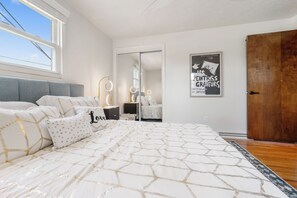 3 makuuhuonetta, silitysrauta/-lauta, Wi-Fi, vuodevaatteet