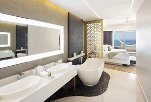 Een douche, een haardroger, handdoeken