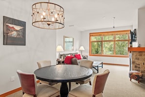 Interior - Chairlift Champion | Capitol Peak Lodge #3315 | 1B/1B (Snowmass Village)