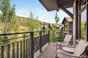 Property grounds - Couples Ski Sanctuary: The Idyllic Alpine Getaway (Snowmass Village)