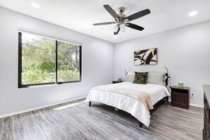 3 Schlafzimmer, Schreibtisch, Bügeleisen/Bügelbrett, kostenloses WLAN