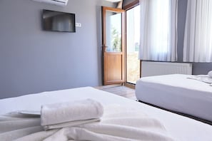 2 bedrooms, hypo-allergenic bedding, soundproofing, free WiFi - Pequena Casa Apart (Istanbul)