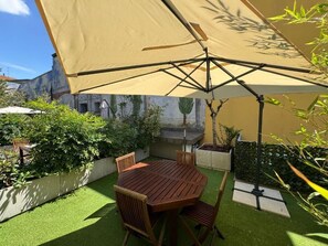 Outdoor dining - Vacation House Chlorophyll.  (Bergamo)