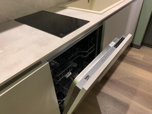 Refrigerador, microondas, horno, placa de cocina