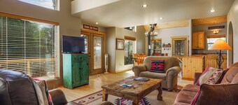 Bear Paw Place by Velo