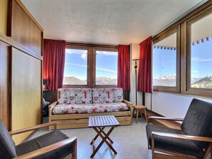 TV - 2-room apartment at the slopes' base for 5 people (La Plagne)