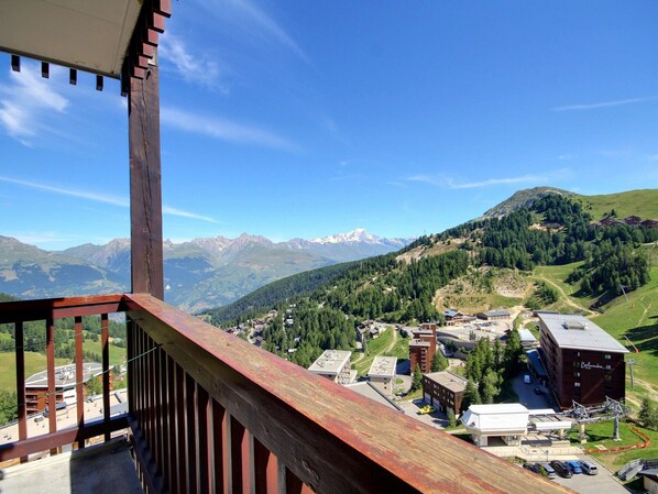 Property grounds - 2-room apartment at the slopes' base for 5 people (La Plagne)