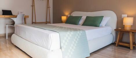 1 bedroom, desk, free WiFi, bed sheets