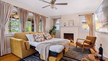 3 bedrooms, iron/ironing board, travel crib, WiFi