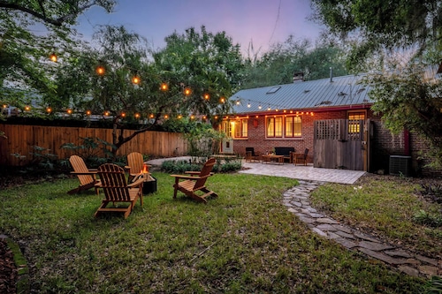 The Gallery at Duckpond | Backyard • Historic