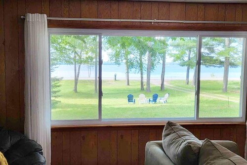 Forrest’s Cabin - Lakefront with Sunset Views and Private Dock!