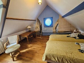 5 chambres, fer et planche à repasser, draps fournis