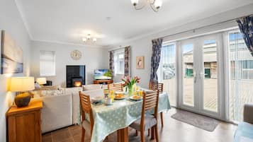 House | Dining