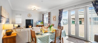 Chickens, Local Pubs and Country Walks!