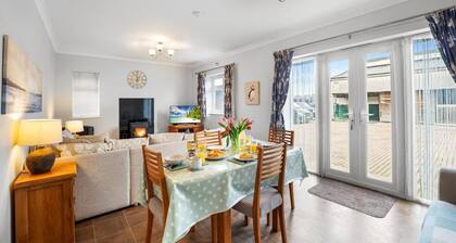 Chickens, Local Pubs and Country Walks!