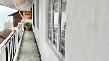 Family Double Room, Balcony, Mountain View | Balcony