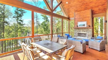 تناول الطعام بالخارج