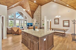 Interior - High Harbor Point on Quiet Cove (Seneca)