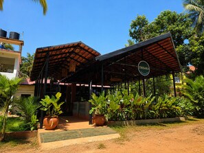 Restaurant - Vinsons Cottages (Colva)