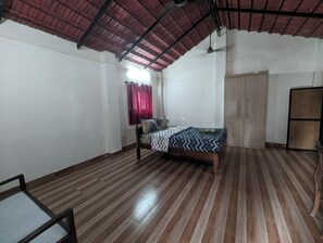 Comfort Cottage | Free WiFi, bed sheets - Vinsons Cottages (Colva)