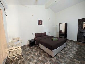 Comfort Studio | Free WiFi, bed sheets - Vinsons Cottages (Colva)